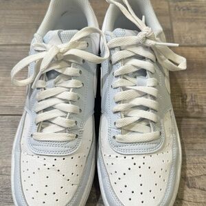 Nike White and Blue Athletic Shoes with Leather Upper and Padded Tongue